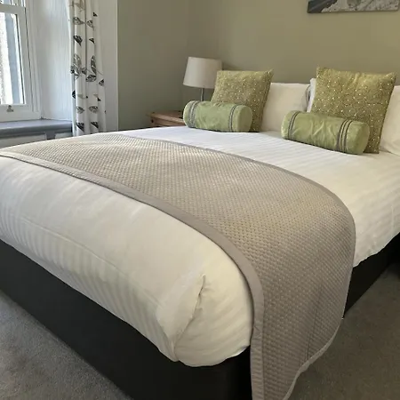 Uplands فندق كارتميل